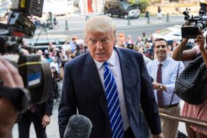 Ông Trump "xoay 180 độ" về vấn đề nhập cư