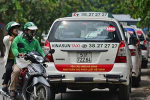 Bộ GTVT nói gì về dự thảo nghị định ‘cởi trói’ cho taxi truyền thống?