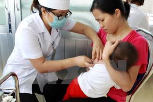 Khuyến cáo người dân chủ động đưa trẻ đi tiêm vắcxin phòng sởi