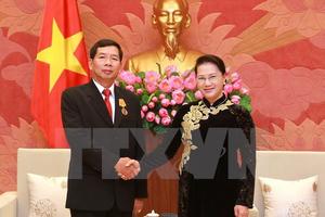 Chủ tịch Quốc hội tiếp Chánh án Tòa án nhân dân tối cao Lào