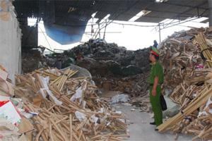 Gần 100% xây dựng không phép, nguy cơ cháy nổ cao