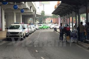 Bộ GTVT bác đề xuất dừng thu phí ôtô đi vào nhà ga hàng không