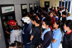 ATM cuối năm có còn “tắc nghẽn”?