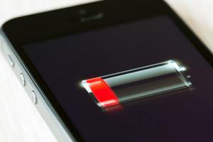 Bộ Công Thương giám sát vụ Iphone cũ bị chậm khi cập nhập hệ điều hành mới