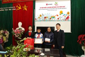 Seabank tiếp tục hỗ trợ học bổng cho 20 học sinh nghèo hiếu học