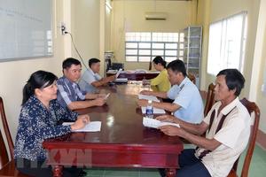 Xây dựng cơ chế bảo vệ người dân phản ánh và tố giác tiêu cực