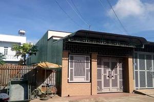 Nữ Đội trưởng Cảnh sát ôm tiền nhận chạy việc... bỏ trốn