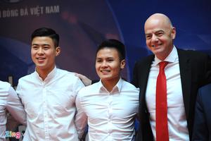 Đội tuyển nữ và U23 Việt Nam chào đón Chủ tịch FIFA Gianni Infantino