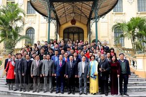 Phó Thủ tướng Phạm Bình Minh gặp mặt báo chí nhân dịp Năm mới