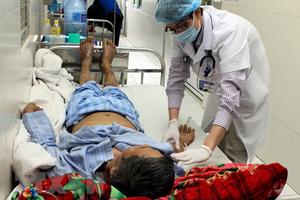 Ăn tiết canh lợn dịp Tết, một bệnh nhân phải nhập viện cấp cứu