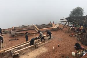 Tảng đá khổng lồ ở bản Tà Ghênh