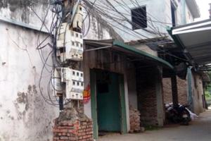 Vi phạm xây dựng tràn lan gây mất an toàn điện tại Thường Tín