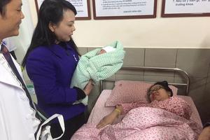 Bộ trưởng Bộ Y tế kiểm tra hoạt động khám chữa bệnh trong dịp Tết tại Hà Nội