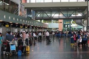 Phát hiện 4 khẩu súng, 650 viên đạn của khách tại sân bay Nội Bài
