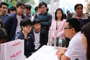 ‘Không có quy định 5 điểm mỗi môn mới đỗ tốt nghiệp’