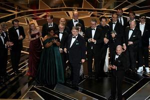 Oscar 2018: Cổ tích tình yêu giữa người và thủy quái giành vinh quang