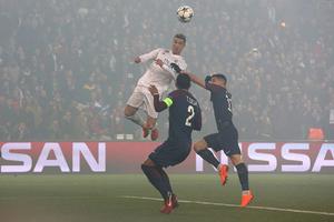 Ronaldo đi vào lịch sử sau khi ghi bàn nhấn chìm PSG