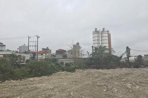 Trạm trộn bê tông trái phép "tra tấn" khu dân cư