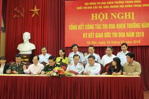 Tiếp tục đẩy mạnh phong trào thi đua yêu nước