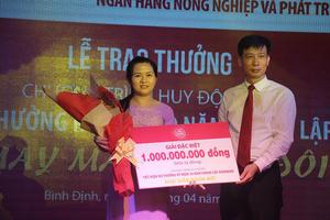 Agribank trao giải thưởng 1 tỷ cho khách hàng tham gia chương trình “May mắn nhân đôi”