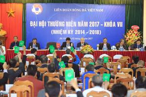 Bầu Đức, bầu Tú và văn hoá từ chức của bóng đá