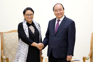Thủ tướng Nguyễn Xuân Phúc tiếp các vị khách quốc tế