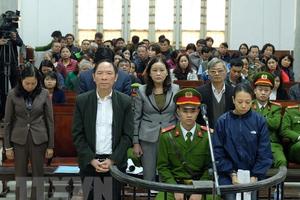 Một nguyên phó giám đốc sở ở Hà Nội ra hầu tòa vì tội tham ô