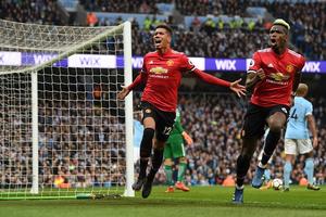 Chris Smalling: 'MU không muốn làm kẻ hề nhìn Man City vô địch'