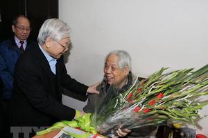 Tổng Bí thư Nguyễn Phú Trọng thăm hai nguyên lãnh đạo cấp cao