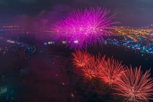 Nhìn lịch sự kiện dày đặc ở Đà Nẵng mùa pháo hoa, không thể ngồi yên