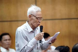 Cử tri Hà Nội lo “tham nhũng leo thang bậc cửa quyền”