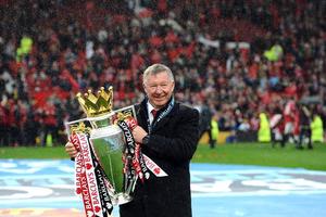 Sir Alex Ferguson bị xuất huyết não, phải mổ cấp cứu