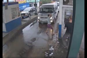 Côn đồ đánh gãy tay nhân viên trạm thu phí ở Bình Dương