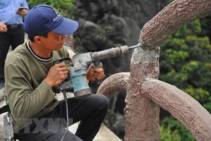 Chậm tháo dỡ công trình trái phép trên núi Cái Hạ thuộc Tràng An cổ