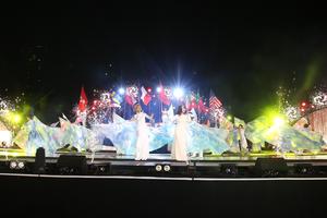DIFF 2018 chính thức khai mạc với màn trình diễn đầy ấn tượng