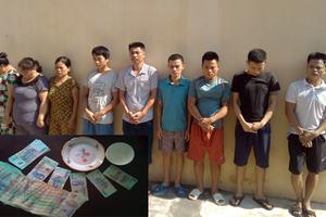 9 con bạc đang đua nhau sát phạt thì bị Công an bắt