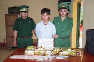 Bắt đối tượng vận chuyển 10kg ma túy đá trên xe khách