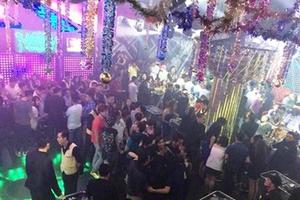 Gần trăm cảnh sát đột kích vũ trường bắt dân chơi phê ma túy