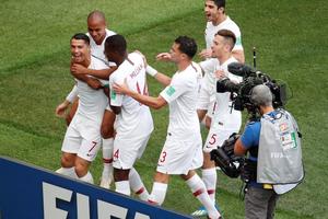 Chơi thăng hoa, Ronaldo vẫn có nguy cơ rời World Cup từ vòng bảng