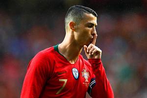 Ronaldo chấp nhận án tù treo 2 năm vì gian lận thuế