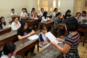 Gần 95.000 thí sinh Hà Nội dự thi vào lớp 10 trong ngày nóng bức