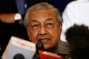 'Đòn giáng' bất ngờ với hiệp định TPP: Malaysia đòi xem xét lại điều khoản