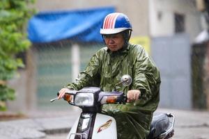 Mưa rào và dông khắp các vùng trong cả nước ngày cuối tuần