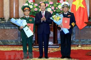 Trao quyết định thăng quân hàm cho các sỹ quan quân đội cấp cao