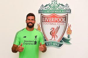Hình ảnh thủ thành đắt giá nhất thế giới của CLB Liverpool