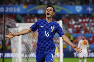 Tiền đạo Croatia bị đuổi về nước từ chối nhận HCB