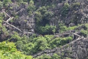 Tháo dỡ xong công trình trái phép trên núi Cái Hạ thuộc Tràng An cổ