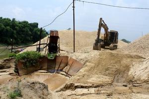 Làm rõ phản ánh tình trạng khai thác cát trái phép trên sông Hồng