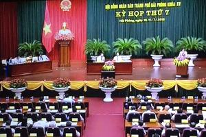 Đại biểu HĐND thành phố thông qua 17 Nghị quyết