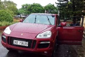 Tóm gọn đối tượng chạy siêu xe Porsche Cayenne cùng 14 bánh heroin